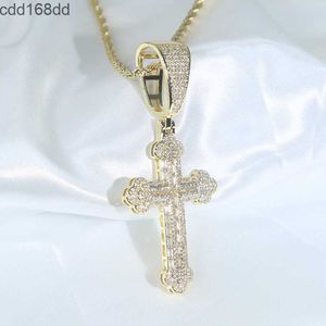 Hängselhalsband Hip Hop Iced Out Bling Sparking 5A Cubic Zirconia CZ Cross Pendant Tennis Chain Halsband Fashion Smyckesgåvor för män pojke