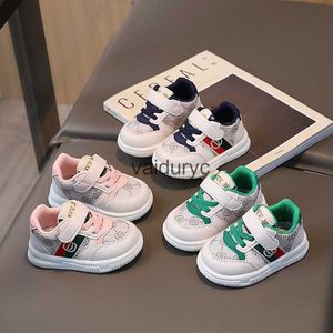 Sneakers barnskor Spring och Autumn New Sports Boys Casual Board Girls Baby Soft Sole Canvas H240506