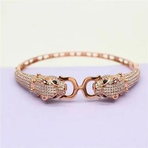 585 Purple Gold Bated 14K Gold Rose Gold Luxury Micro Incluste Crystal Fashion Leopard Head Bracelet for Women Classic Wedding Jewelry 240430