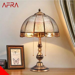 Lâmpadas de mesa Afra Contemporary Brass Lamp Led Retro Creative Luxury Glass Copper Desk Light para sala de estar em casa Quarto