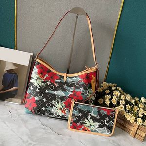 24SS Women Classics Flower Shoule Carryall Leather Diagonal Crossbody Bag For Ladies Luxury Designer Handväska Saddle Bag Outdoor Travel Wallet 29cm