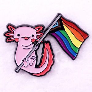 Hbt ​​djur älskar gay regnbåge flagga brosch söta anime filmer spel hårda emalj stift samla tecknad brosch ryggsäck hatt väska krage lapel märken