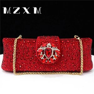 Shiny Rhinestone Evening Dress Wallet Wallet Crystal Diamond Womens Handväska Fashion Banket Bröllopskedjan axel pengar väska 240506