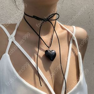 Naszyjniki wiszący Daru biżuteria GOTH Black Velvet Big Heart Choker Naszyjnik dla kobiet Elegancki splot Nutkknot Regulowany łańcuch 10a