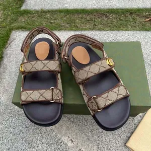 Designer Mulheres sandálias Real panturrilha de couro bordado feminino slides de luxo Sandal Beach Beach Sapatos casuais 35-42 com caixa