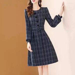 Casual Dresses Vintage Autumn Winter Woolen Plaid Dress Women Elegant Lantern Long Sleeve Pocket A Line Office Ladies Business Work Midi