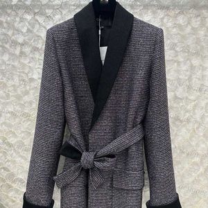 Designer women's jacket Early Spring New Celebrity Style Deep V-neck Mid length Fashion Versatile Woolen Suit Coat