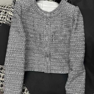 Jackets femininos Designer Spring/verão Novo produto pequeno vento perfumado cinza grossa letra de tweed letra redonda pescoço de manga longa ysmq