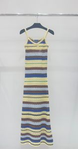 421 2024 Milan Runway Dress Frühlingssommer -ärmellose Spaghetti -Gurtkleider blaue Damenkleid Mode hochwertige Ouzili140746
