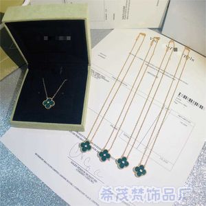 Fashion Van Four Leaf Grass S925 Pure Silver Diamond Necklace Womens Natural Beimu Agate Pendant With logo