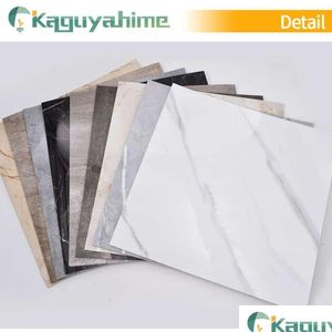 Adesivi a parete imitazione in marmo kaguyahime di pvc 10pcs pavimenti autodesivi bagno impermeabile decalcomanie da bagno 3030cm 240329 consegna a goccia casa dhhqt