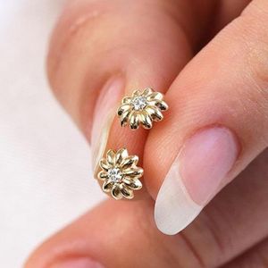 Stud Huitan Gold Color Flower Earrings With Single Round Cubic Zirconia Statement For Women Jewelry Wholesale Bulk 284W