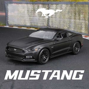 Modello Diecast Auto 1 36 Ford Mustang GT Sports Auto Sport Modello Diecast Modello giocattolo in metallo Modello di simulazione ad alta simulazione Bambini Toys Collezione Giftl2405