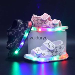 Sandals Girls 2023 Summer New Corean Edition Childrens Lebro Sports Led Light Shoes H240506