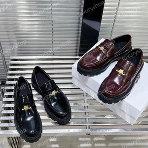 Lyxdesigner loafers platt klänningskor kvinnors casual svarta läder skor plattform sneakers läder loafers sneakers platta båtskor