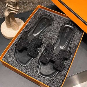 الأصلي 1: 1 HREMS من الدرجة العلوية مصممة النعال النعال للملابس الخارجية للسيدات 2024 New Trend Summer H Slippers Sandals Flateral Bottled مع شعار 1: 1 العلامة التجارية