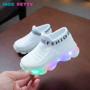 Sneakers Childrens Sports Shoes Hot Selling Project 2023 Spring/Summer New Girls and Boys Letter Grid LED Glow Socks and Sports Shoes Q240506