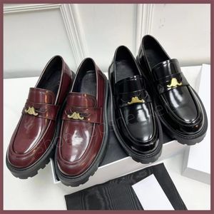 Kvinnors designer läder retro mode loafers skor lyxig kvinnors randplattform som höjer små läderskor hösten ny klänningskor