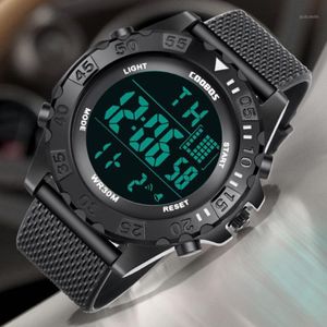 2020 جديدة إلكترونية رقمية الساعات الرجال متعددة الوظائف Luminous LED Fashion Sports Sports Waterprack Dial Watch Watch1 2225