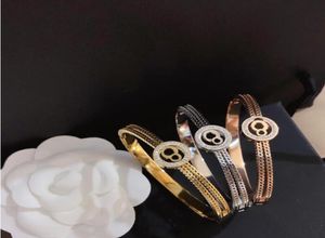 Bangle Fashion New Тщательно выбранная браслет Light Romantic Designer качество тонкий дизайн регулируемый размер гуманизированный элегантный Charm6617707