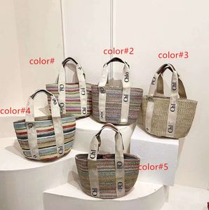 2024 Designer Bag Woman Straw Nylon Shoulder Handväskor Purses Rainbow Color Crossbody Baguettes Lady Tote Beach Shopping