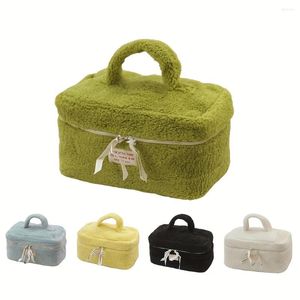 Bolsas de cosméticos Bolsa de lã de cordeiro para mulheres de grande capacidade de armazenamento portátil Organizador de hangbag bolsa de maquiagem