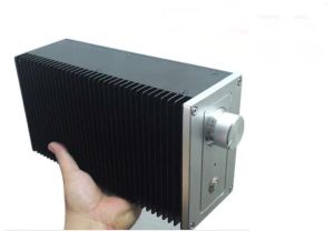Amplifikatör tek taraflı soğutucu alüminyum kasa diy muhafazası dikey şasi amplifikatör kutusu