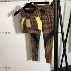 Tasarımcı Trailsuit Kadın Marka Kadın Giyim Yaz İki Parça Set Moda Geometri Mektubu Baskı Logo Bayanlar Vest Kız Pantolon Mayıs 06 Jogger