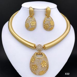 Collana e orecchini set Dubai Fashion Jewelry Nigeria Bride Wedding Party Gift 240425