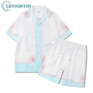 Hip Hop Men 2 -stycken Set Vintage Print -knapp Hawaiian skjorta och shorts passar Summer Fashion Casual SHORT SLEEVE Outfit 240424