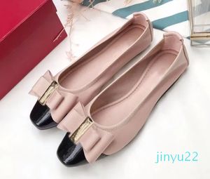 Designer women's boat shoes Fashion leather dancing Shoes Comfortable Buckle Driving Shoes Flat egg roll shoes Soft sole formal single shoelace box