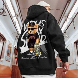 Herrtröjor tröjor skateboardbjörn anime tryckt hoodie mens och kvinnor extra stora gatukläder harajuku mode casual tröja y2k q240506
