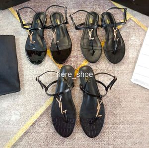 Luxury Designer Slide Sandal Summer Sandale Slipper Läder Sliders Män platt avslappnad sko Sunnig rese Ljus Guldkvinnor Sexig mulflicka loafer