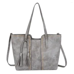 Bag Damen -Umhängetaschen 2024 Hochwertige Quastenkette Handtasche Frauen große Kapazität Kupplungsbutton Button