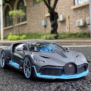 Diecast Model Cars 1 32 Bugatti Veyron Divo Alloy Sports Car Model Cast Metal Toy Car Модель моделируемого звука и света детских подарков.