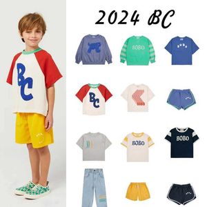 T-shirts Hot Sweatshirt Childrens Set 2024 Spring New Product Series Boys and Girls T-Shirt Hoodie and Pants Set Series Tops Bottsl2405