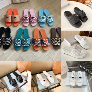 Designer äkta triangel tofflor broderade bländande kvinnor glider lyxiga sandaler sommarstrand plattskor flip flops broderi dubbla mulor tofflor 2024 NYTT