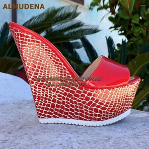 Scarpe eleganti almudena rossa bianca nera serpente tacchi incunedici per pannelli moderni sandali sandali sandali a punta aperta patchwork