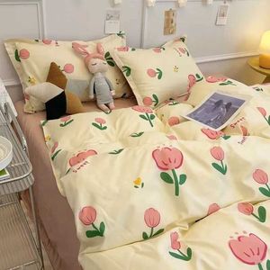 Sängkläder sätter nordiska rosa tulpan sängkläder set säng platt platta kudde tvilling full queen size säng linne kvinnor floral blommor täcke cover rum dekor j240507