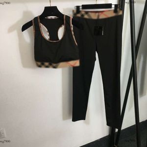Tasarımcı Trailsuit Kadın Marka Kadın Giyim Yaz İki Parça Set Moda Klasikleri Baskı Logo Bayanlar Vest Kız Pantolon Mayıs 06 Jogger