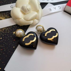 Boutique 18k Gold-Plated Earrings Brand Designer With Black Heart-Shaped Design Elegant Charming Female Earrings High-Quality Jewelry Earring Box