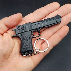 Full Black Cool Desert Eagle Pistol Guns Toy Fidget Keychain Mini Metal Desert Eagle Portable Keyring Dismondremodell Toy Accessories 042