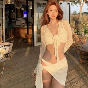 Kvinnors badkläder koreansk stil 2024 4 stycken set baddräkt kvinnor sexig bikini med stickad kjol omslag till badkläder baddräkter