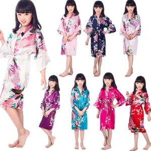 Pyjamas Wholesale of Childrens Satin Kimono Robes Lämpliga för flickor barns blommiga pyjamas Peacock Flower Robes Spa Weddings Birthday Night Fruitl2405