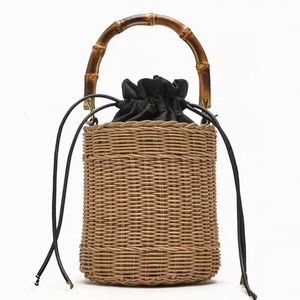 Wicker Rattan Bucket Bag Bagboo Handle Women Hand Handbags Bohemian Travel Beach Counder Counder Handmade Straw For Tote 240430