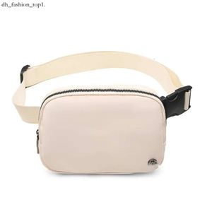 Fanny Pack Lu Fashion Luxo em todos os lugares Bolsas de cintura Designer feminino nylon mass bum bum esportes embreagem de ioga ombro de ombro de ombro para cartas de corpo 645