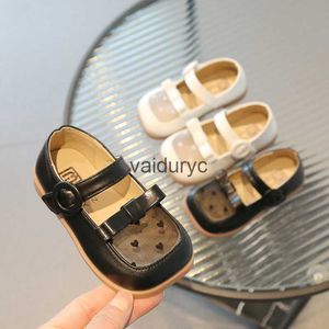 Sneakers wersja koreańska kwadratowe palce dziewczyny skórzane buty siatkowe oddychające dla dzieci pojedyncze wiosna i jesienne dziecko chodzenie H240507