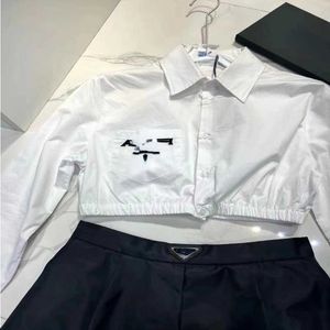 Mode Marke Frauen neue kurze Hausbrief Herbst Bluses Shirts Langes Design Mode Taille Stickerei Hemd Ärmel Early Jlkwp