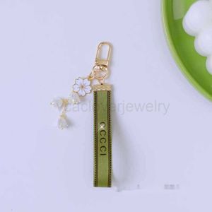 Trendy Keychain Luxury Designer Keys Pendant Key Buckle Classic Letter Fabric Pearls Chain 4 Styles High Quality Keychains Ornaments