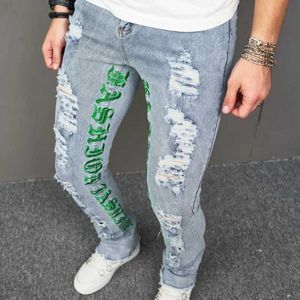 Mäns jeans Strtwear rippade jeans Herrens modebrev broderi Personligt Stretch Slim Hole Y2K Pants Manliga klädbyxor Y240507